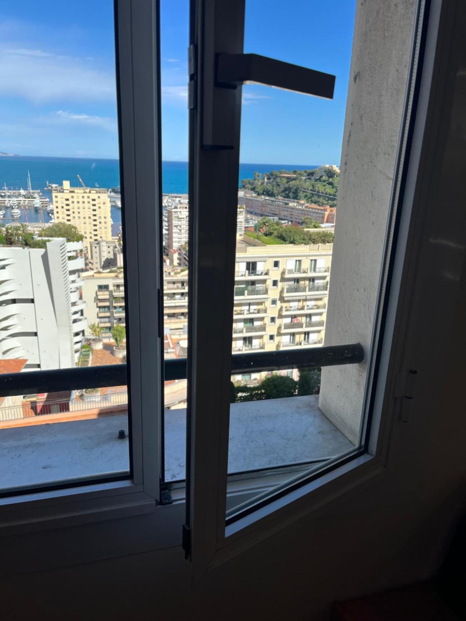 Plein Coeur De Monaco, A 300 Metres A Pied Du Port De Monaco, 4 Pieces Dans Des Escaliers Vue Mer Exceptionnelle Exteriör bild